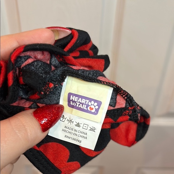 Black and Red XO Heart outfit for small dog - Picture 3 of 4